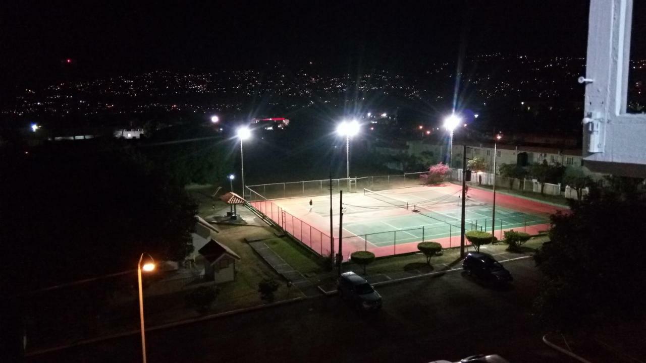 Oaklands Oasis Apartment คิงส์ตัน ภายนอก รูปภาพ